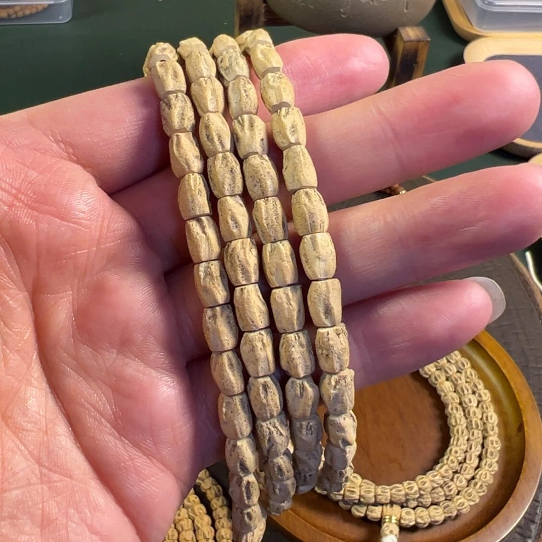 【闪购商品】柏香籽/百香籽吊坠b****x热振大长腿