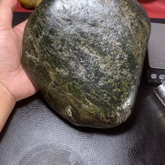 观***员颈饰未镶嵌和田玉