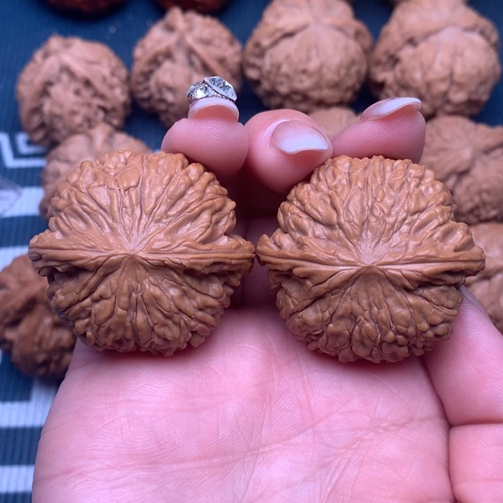 文玩核桃吊坠大***斯红豆