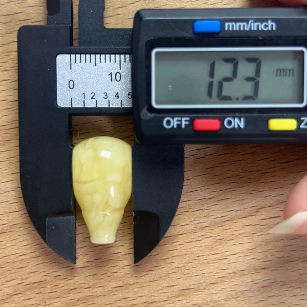 琥珀未镶嵌裸石三通