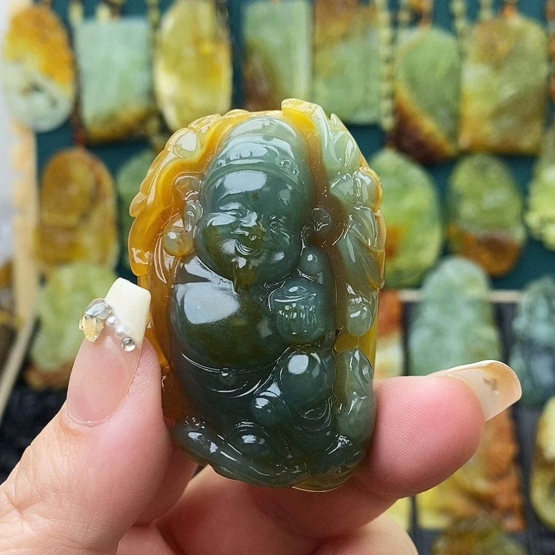 蛇纹石玉未镶嵌颈饰蓝黄财神爷