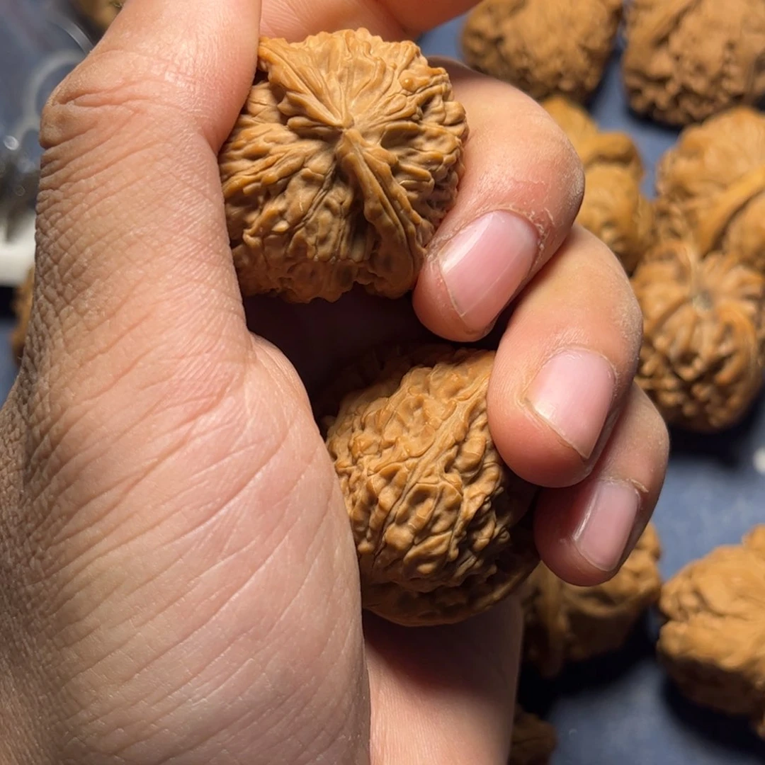 文玩核桃把件晚*文玩核桃狮子头白狮子