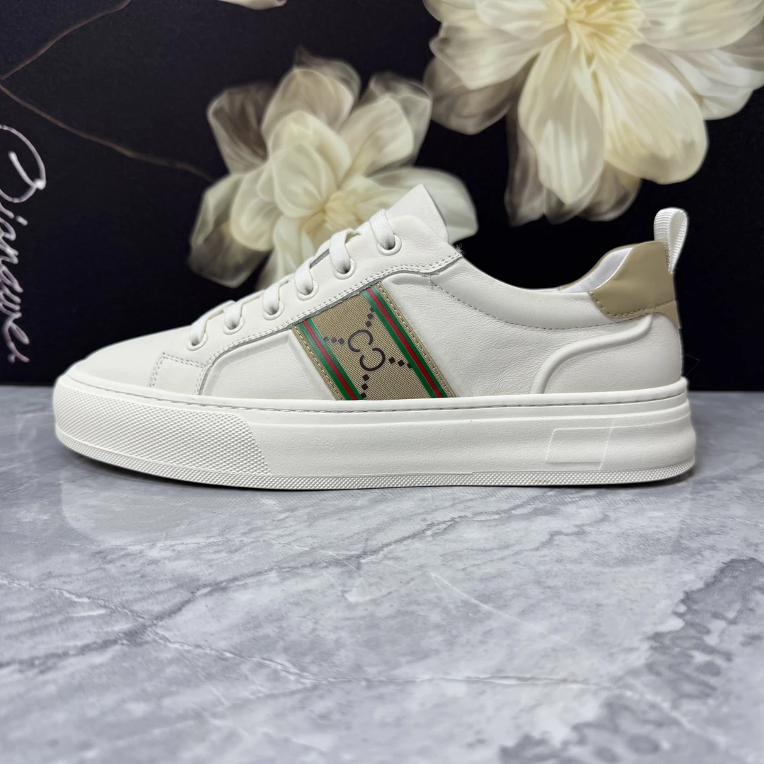 2025休闲板鞋休闲板鞋真皮透气运动低帮休闲鞋时尚百搭潮流秋季男