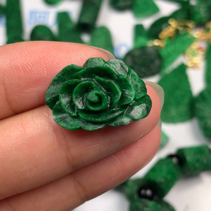 定制翡翠未镶嵌翡翠
