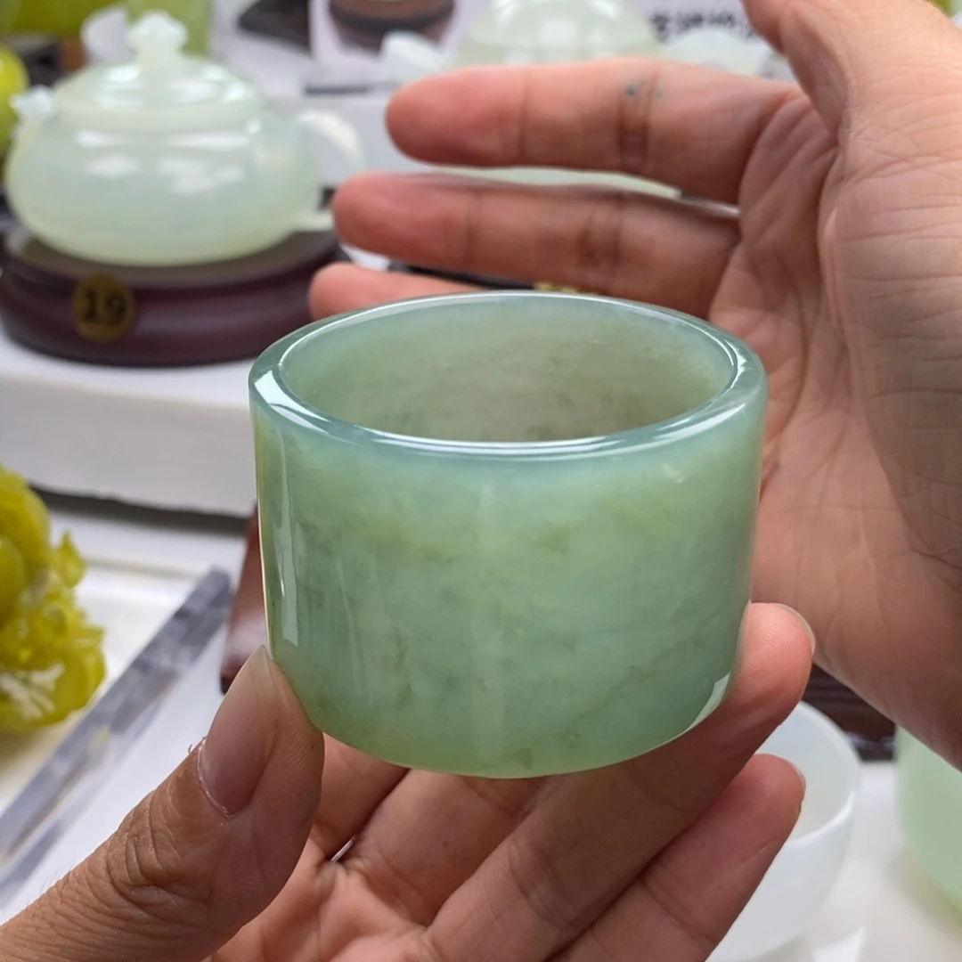 老***图岫玉未镶嵌四大名玉茶杯