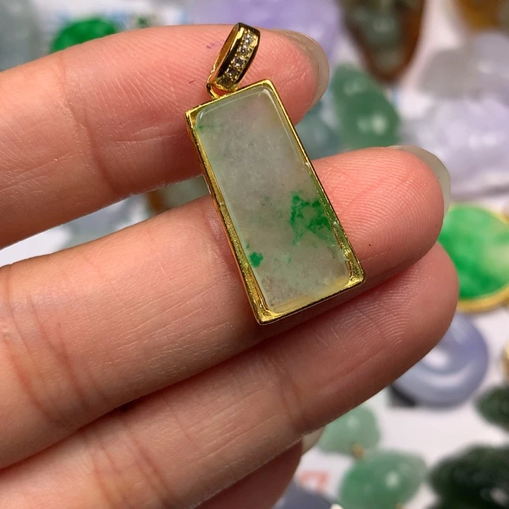 {***}翡翠未镶嵌颈饰翡翠