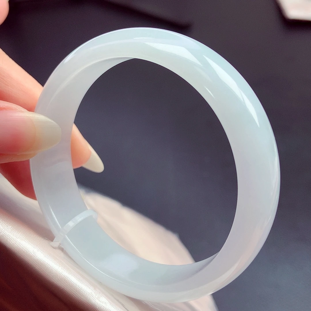 翡翠未镶嵌手镯56圈口