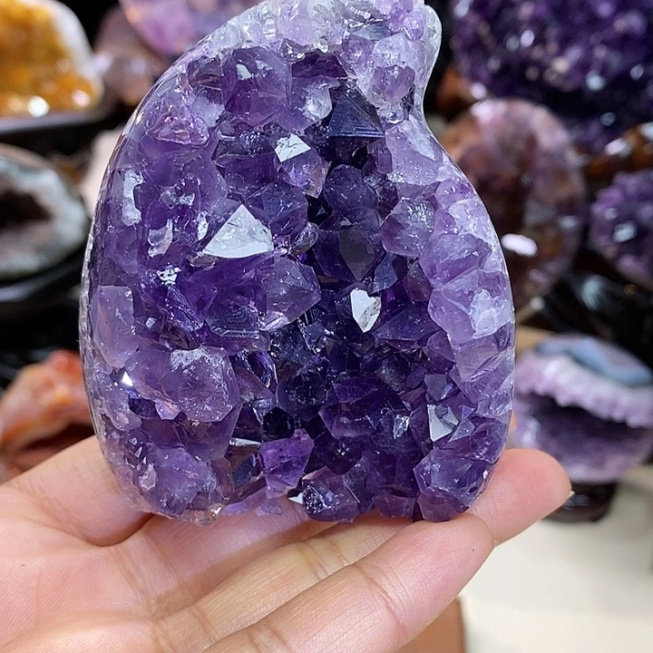 紫晶未镶嵌大型摆件（非配饰）