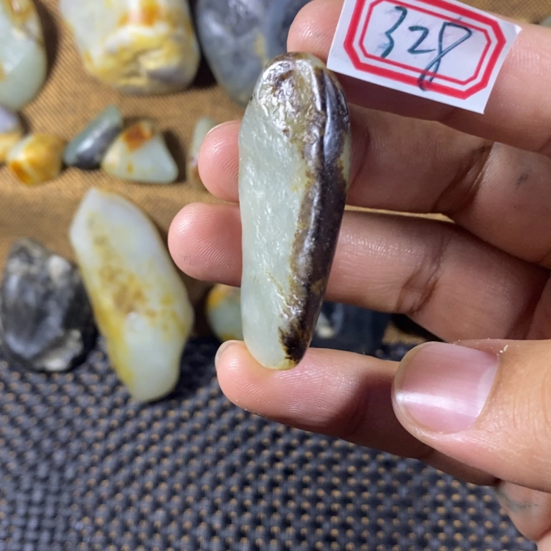 和田玉（糖玉）未镶嵌挂件