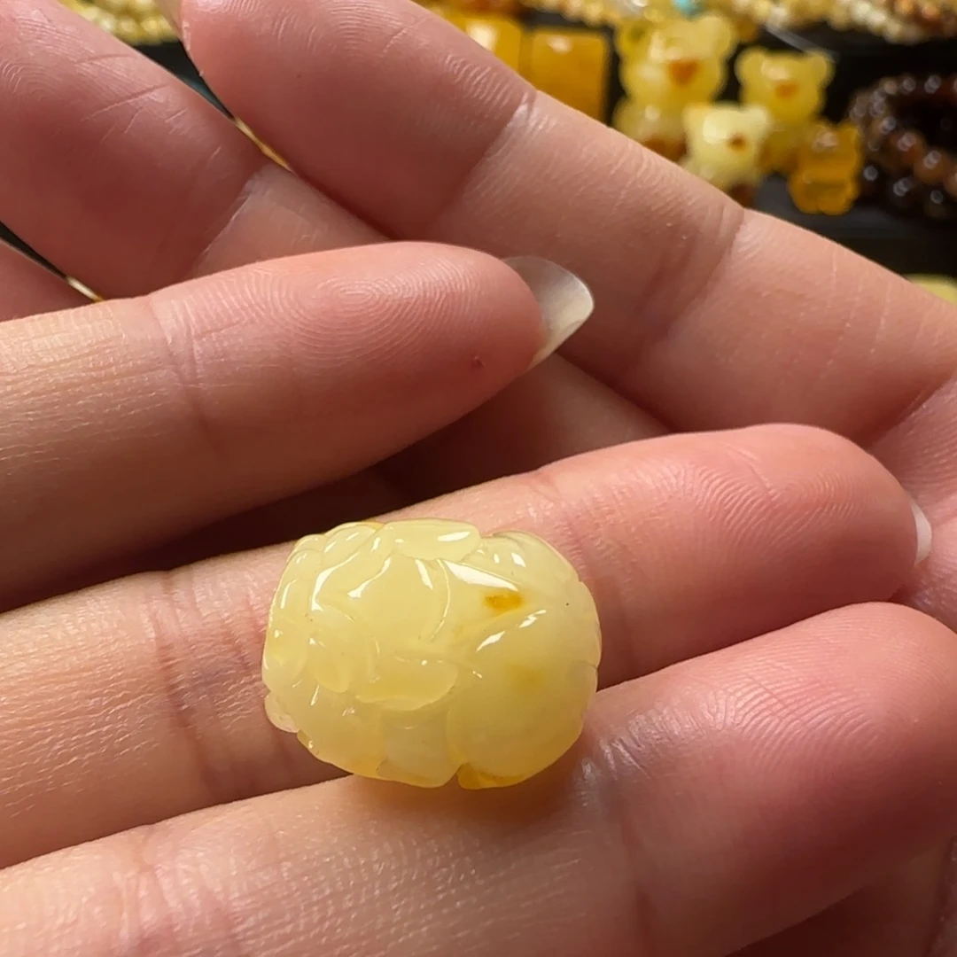 蜜蜡颈饰未镶嵌蜜蜡俏色貔貅