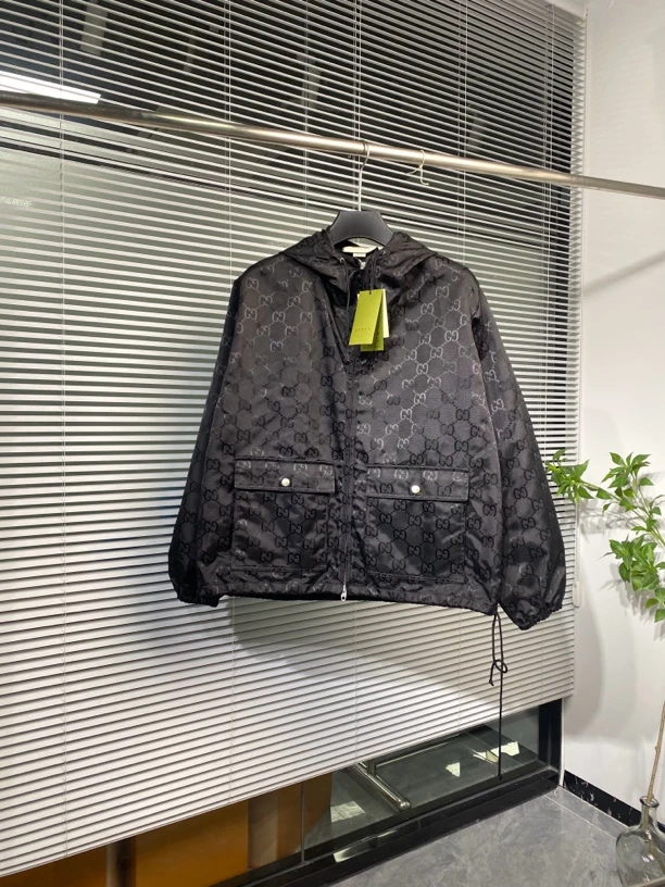 全新未使用 GUCCI/古驰 暗纹满印冲锋衣 夹克 外套 44码 ko1793