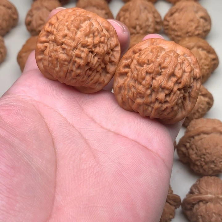 文玩核桃吊坠莲花42.5