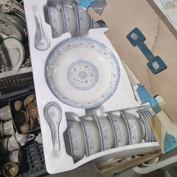 摆件陶瓷盘子碗啥都有