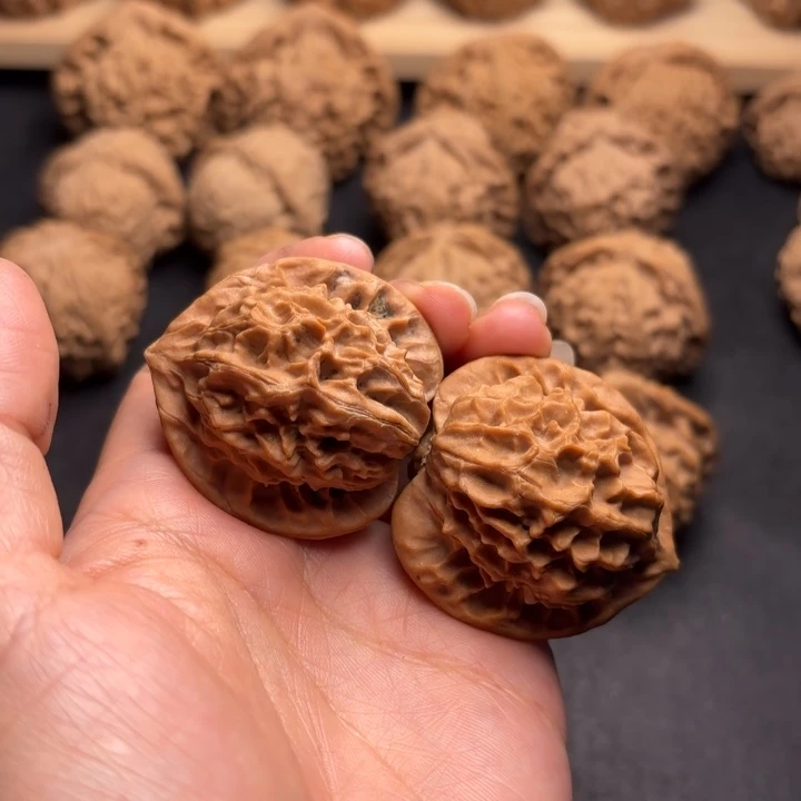 苗***子把件文玩核桃39龙鳞