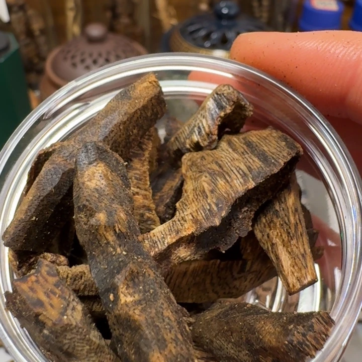 沉香沉香碎屑棋楠千里香牛肉干块料20克