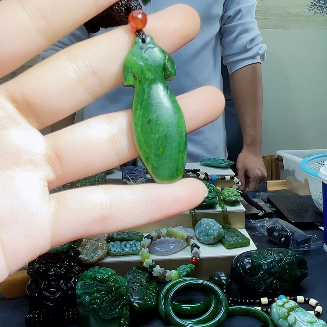 颈饰未镶嵌和田玉