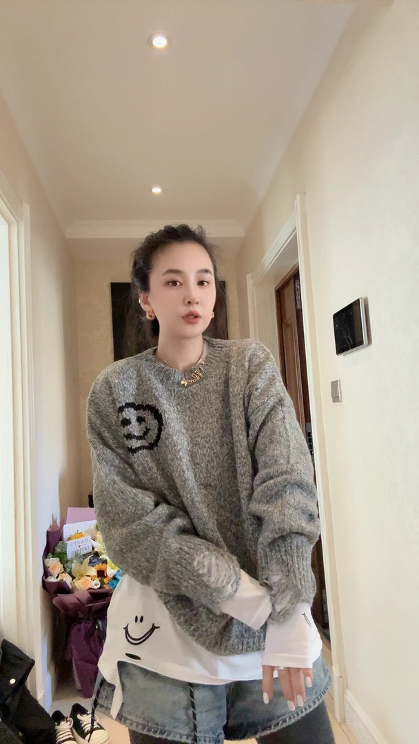 888888：笑脸毛衣