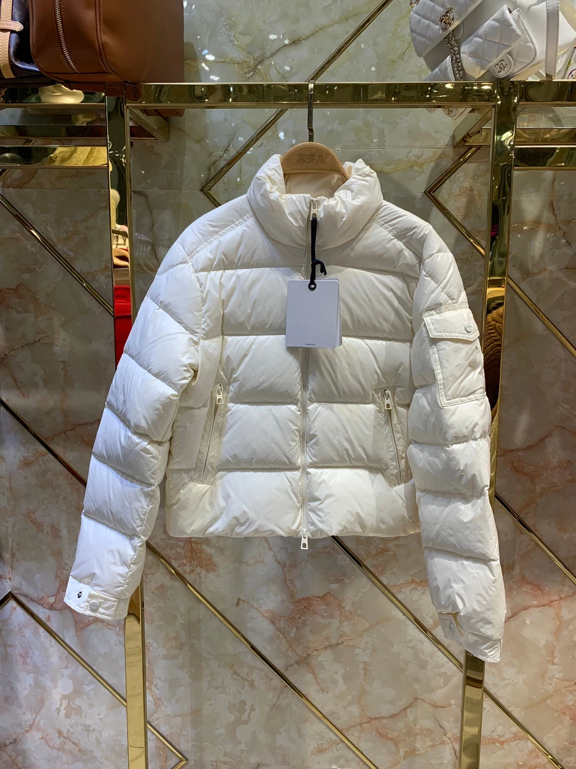 黛蜜儿2025新款短款外套