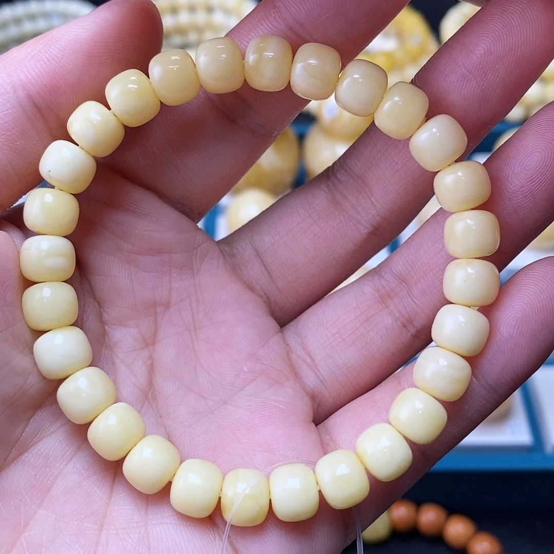 蜜蜡珠宝奇石未镶嵌