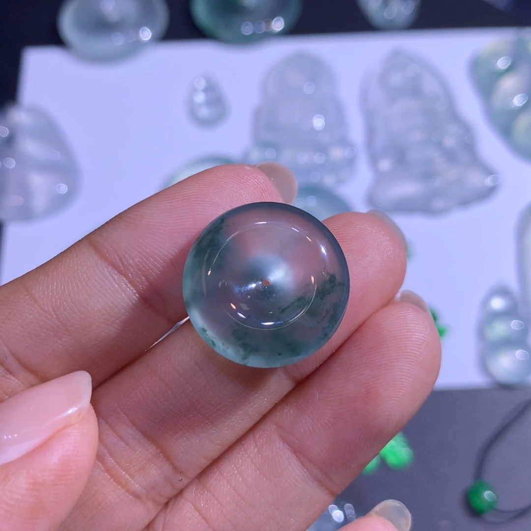 翡翠未镶嵌颈饰扣