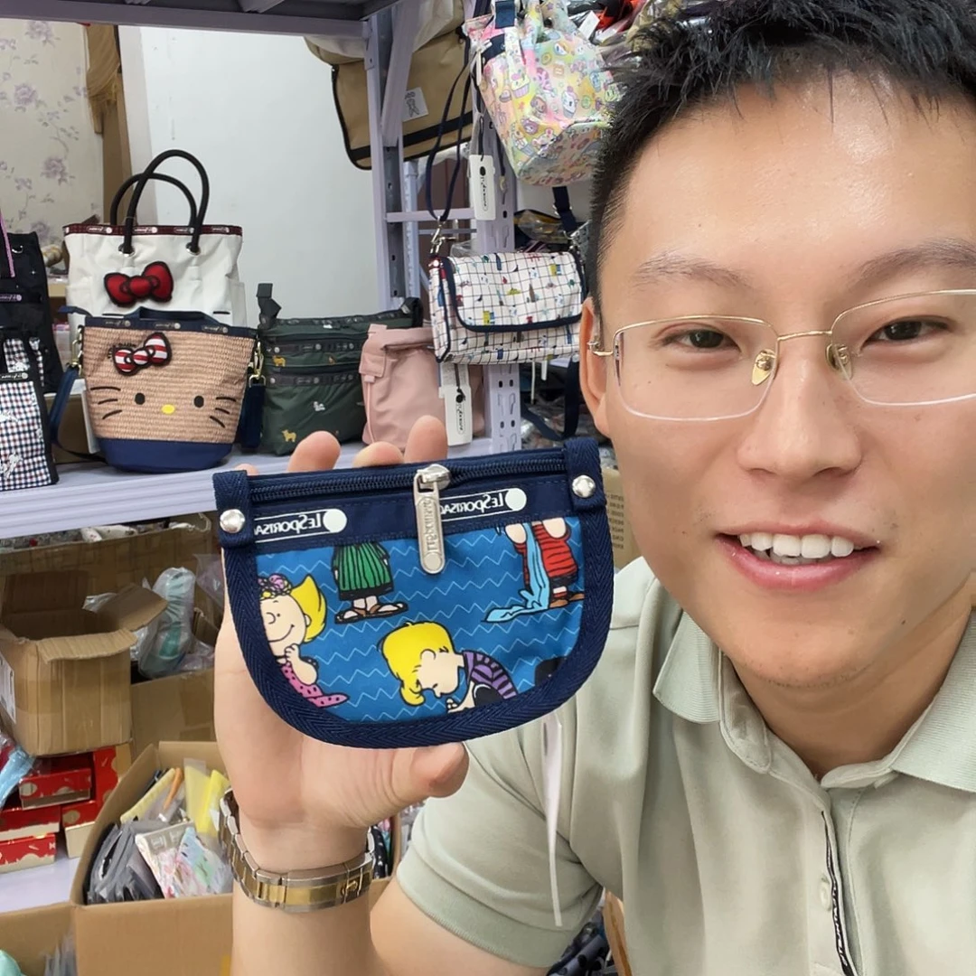 PU化妆包等各种产品的