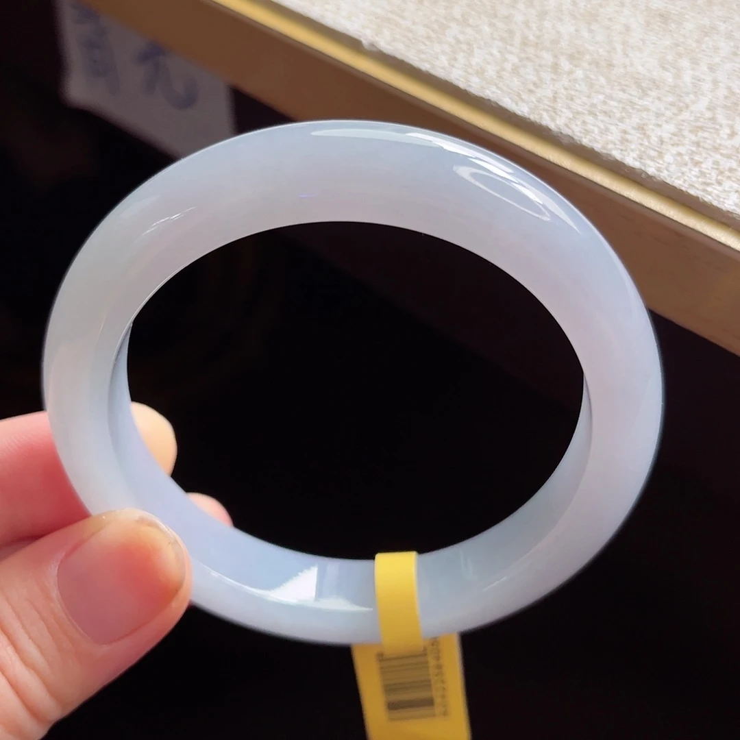 翡翠手镯未镶嵌手镯