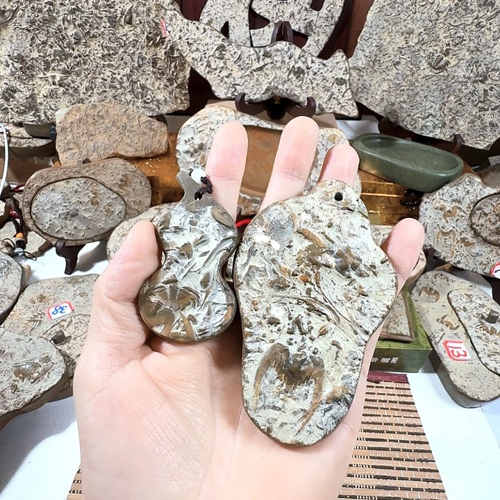燕子石把件原石葫芦