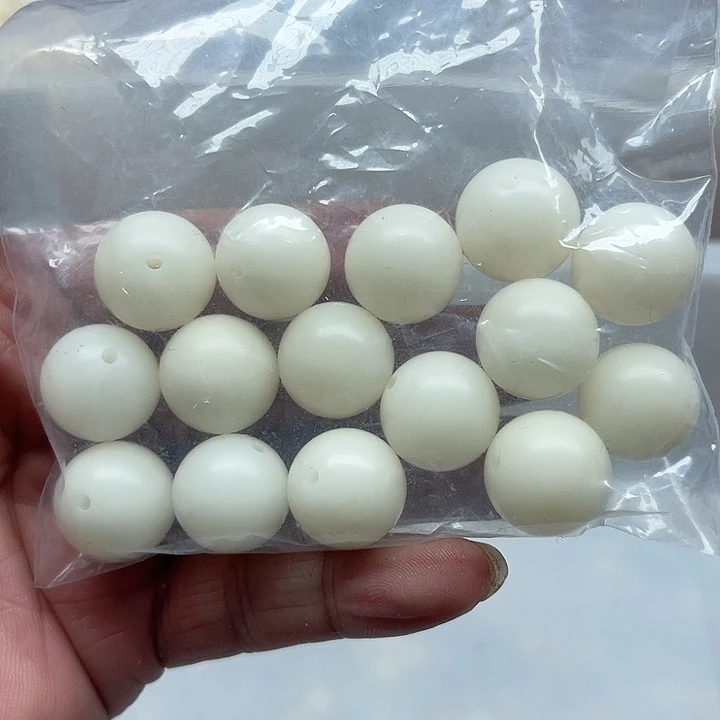 白玉菩提吊坠瑕疵17白玉圆珠15颗