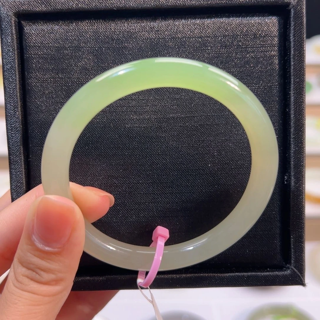 和田玉手镯未镶嵌冰翠无结构 美人条