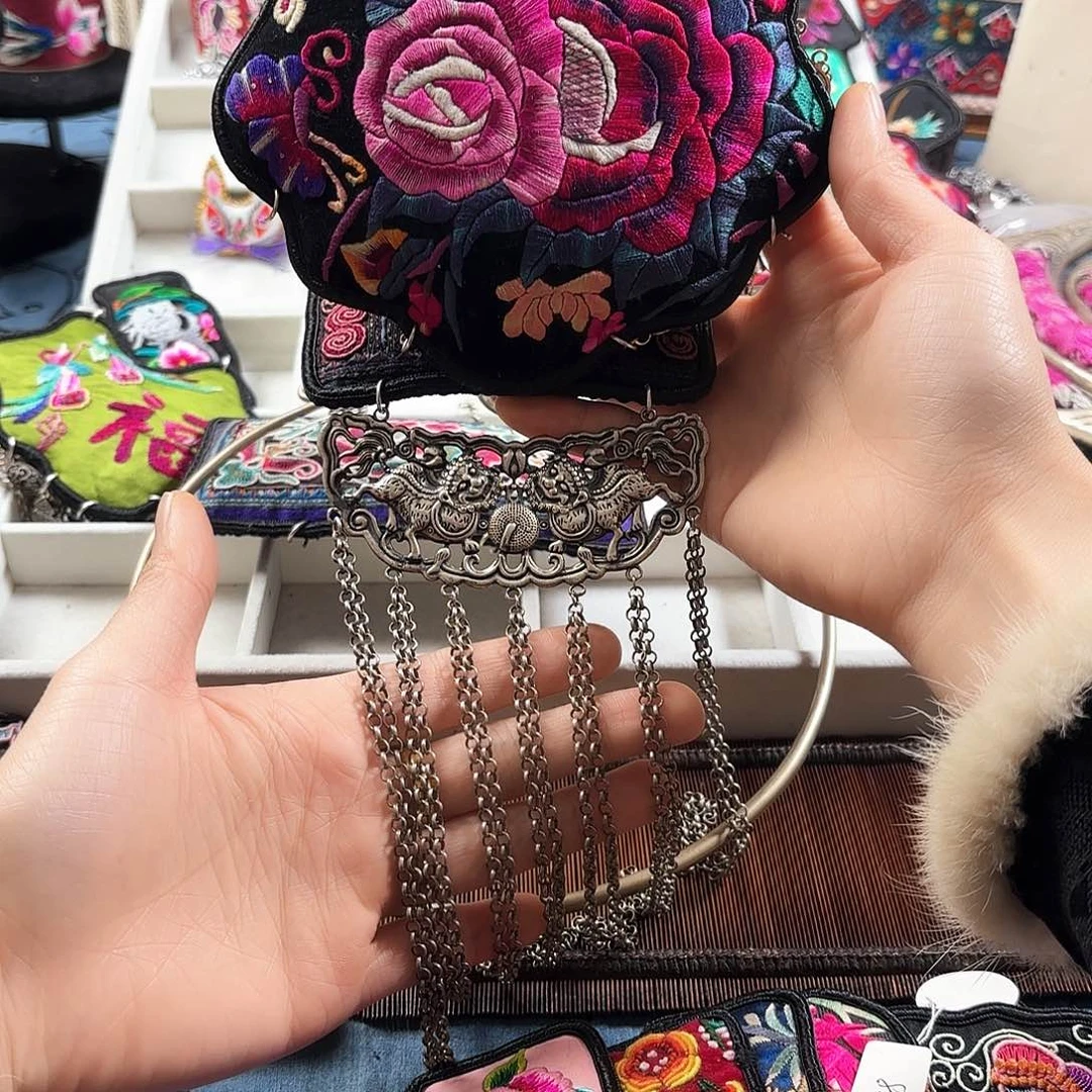 刺绣兔****手工刺绣工艺