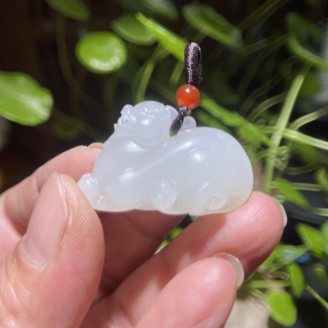 新疆和田玉白玉挂件挂坠吊坠貔貅8.6克