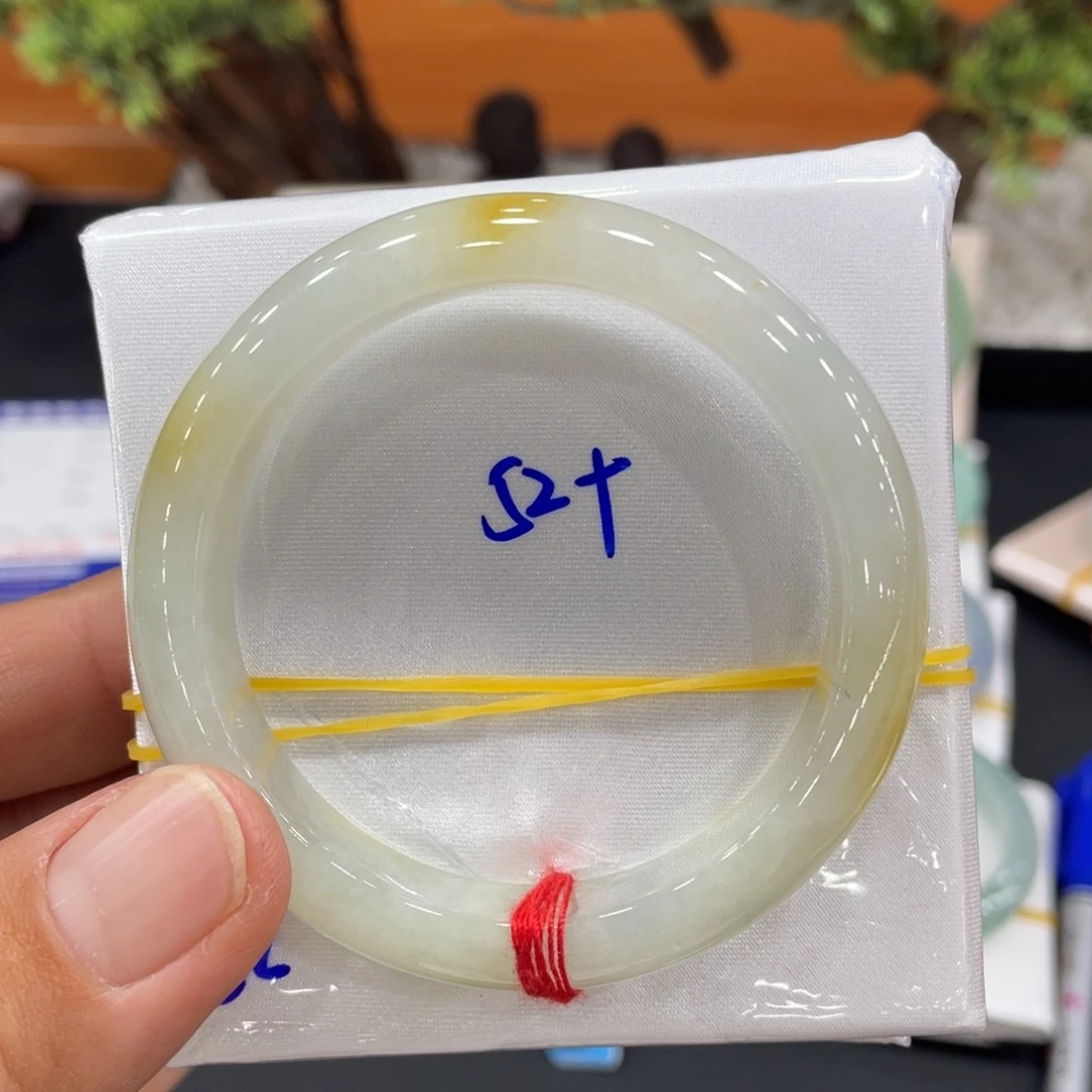 未镶嵌手镯翡翠缅甸