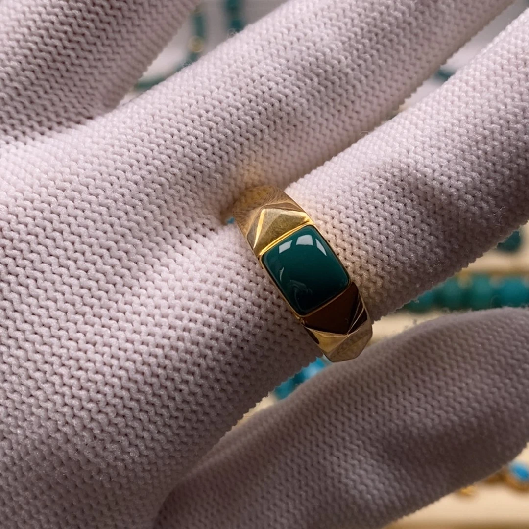 18K金镶嵌绿松石珠宝奇石戒指