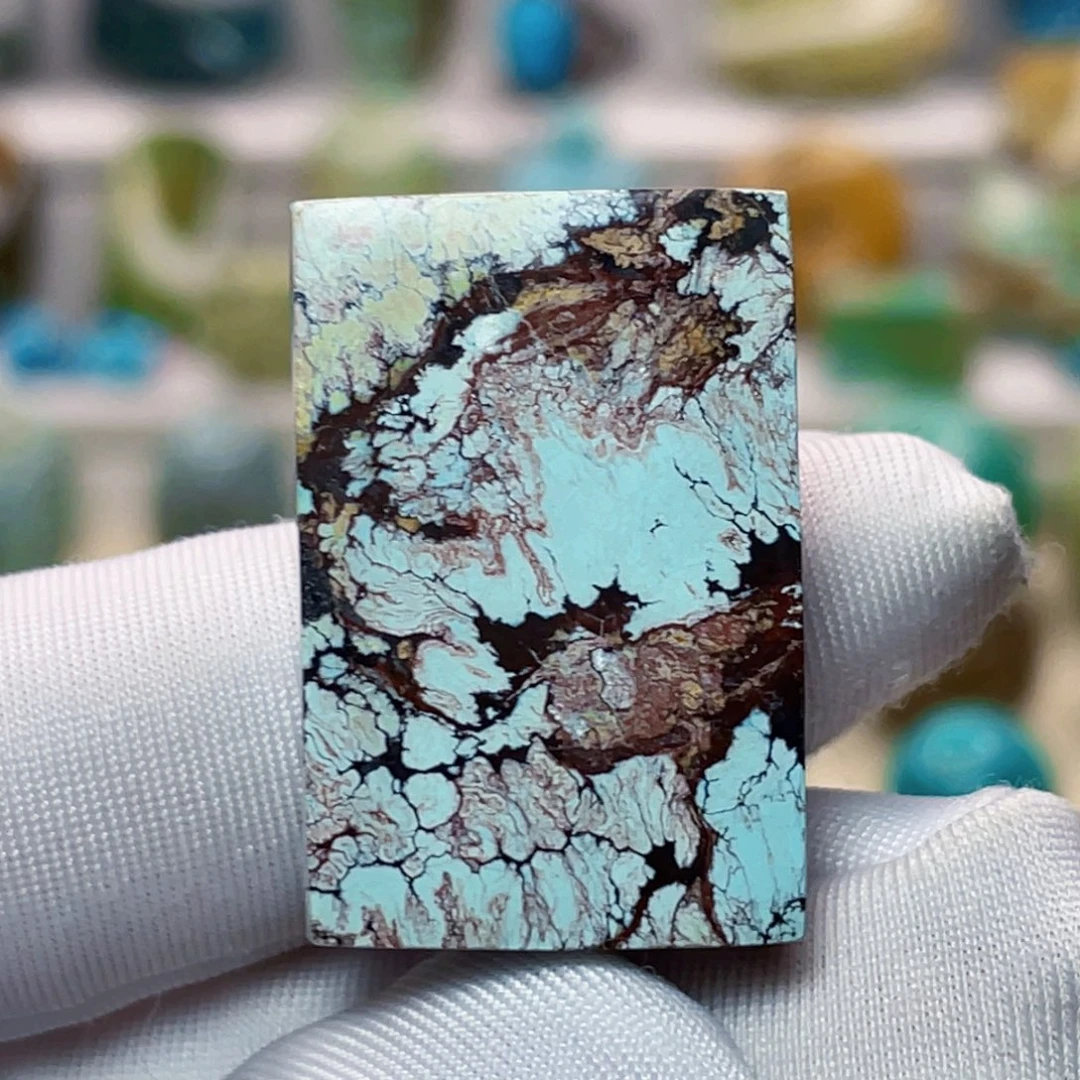 绿松石未镶嵌珠宝奇石