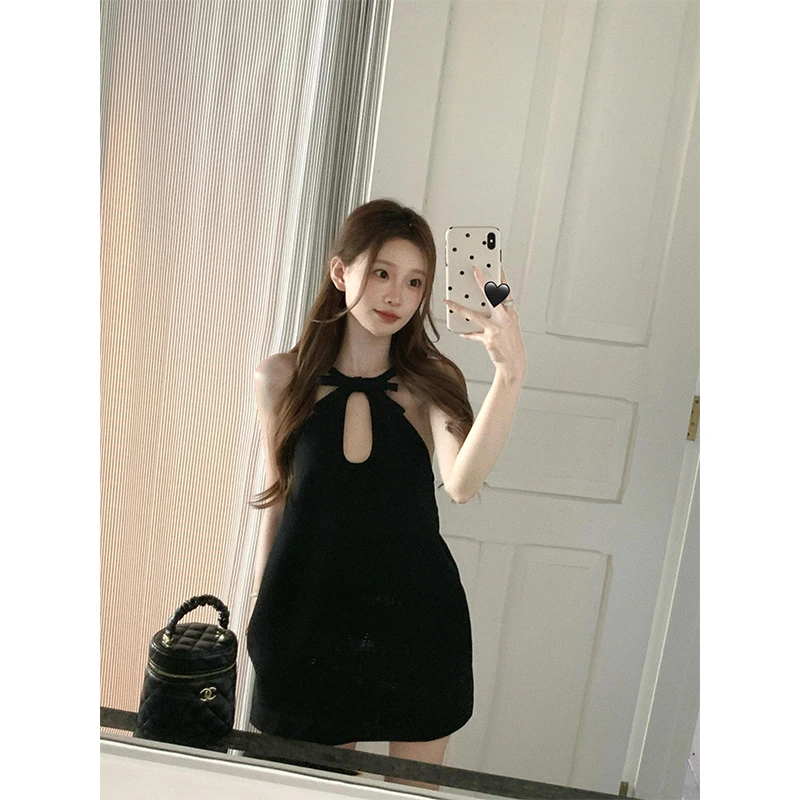 连衣裙夏季轻奢高级感镂空法式无袖小黑裙气质赫本风显瘦性感裙子