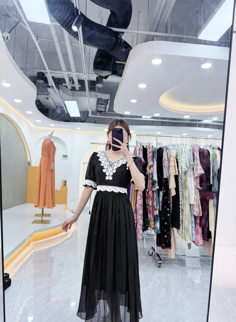 [依易原创]法式经典优雅气质重工蕾丝拼接流光连衣裙A0410