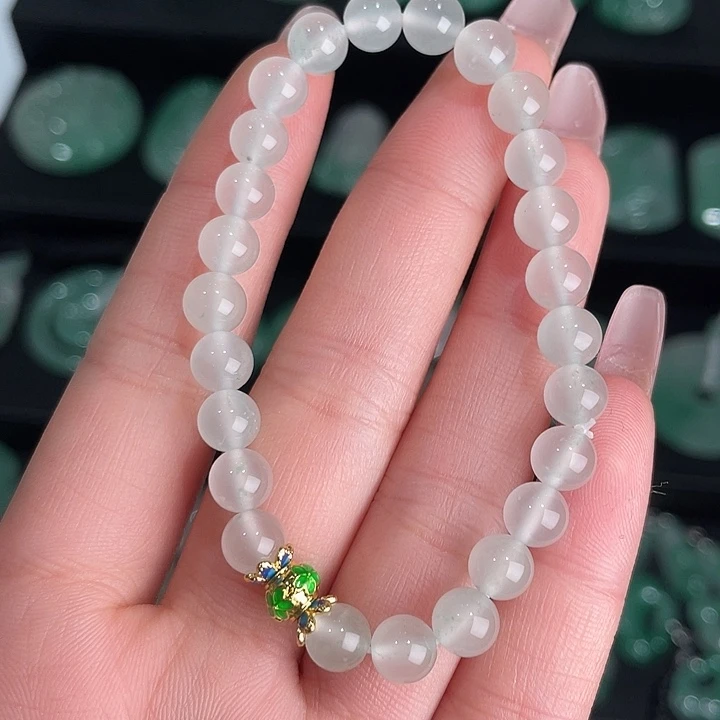 石英质玉（非洲翠）未镶嵌颈饰