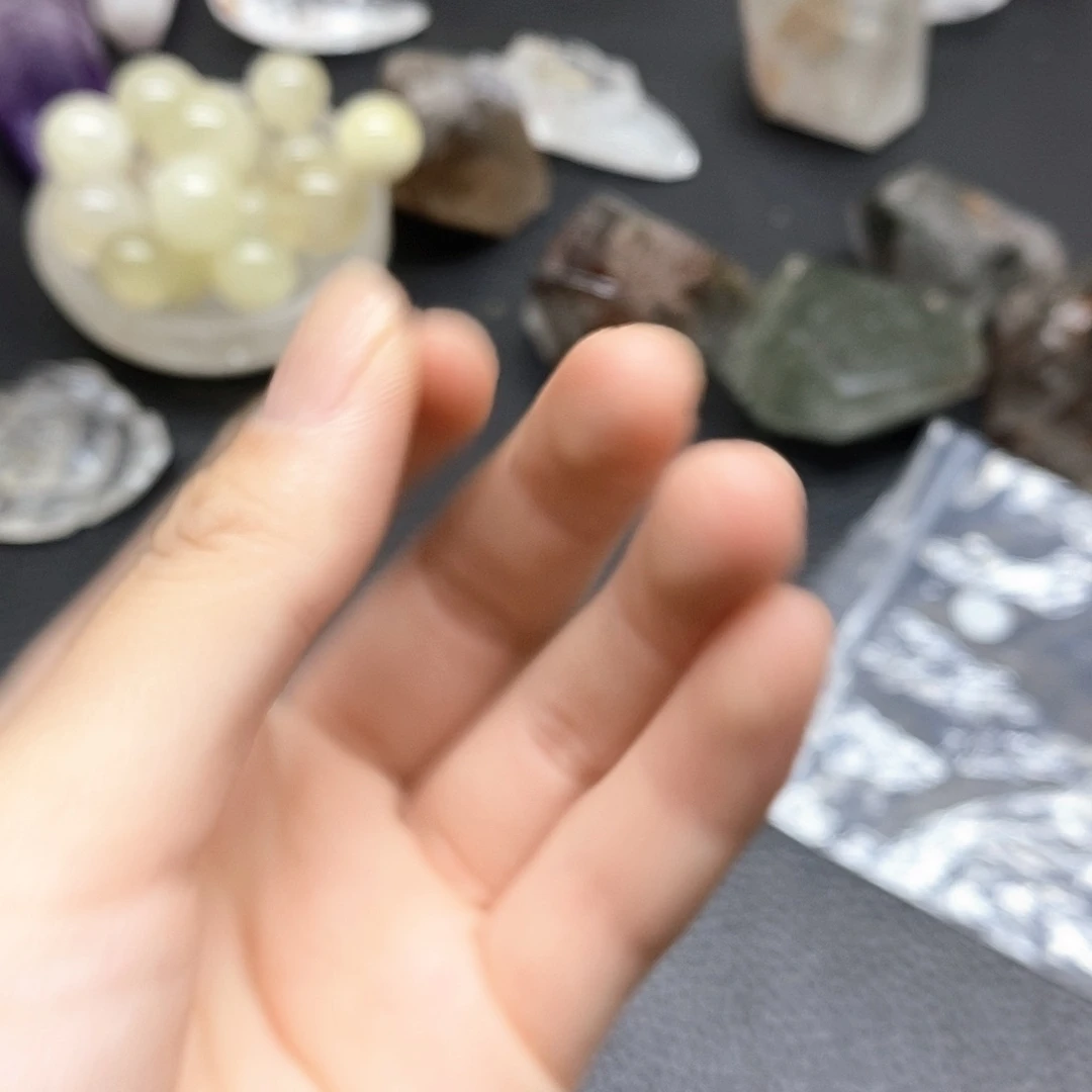 未镶嵌颈饰水晶154