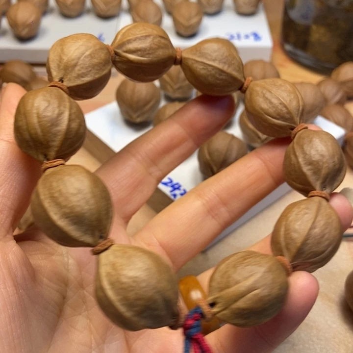 晓***爷橄榄核手串/手链2027，梅林铁核