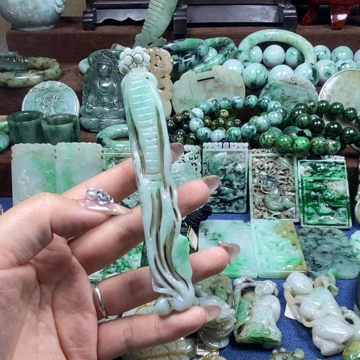 翡翠颈饰未镶嵌星*?00000000