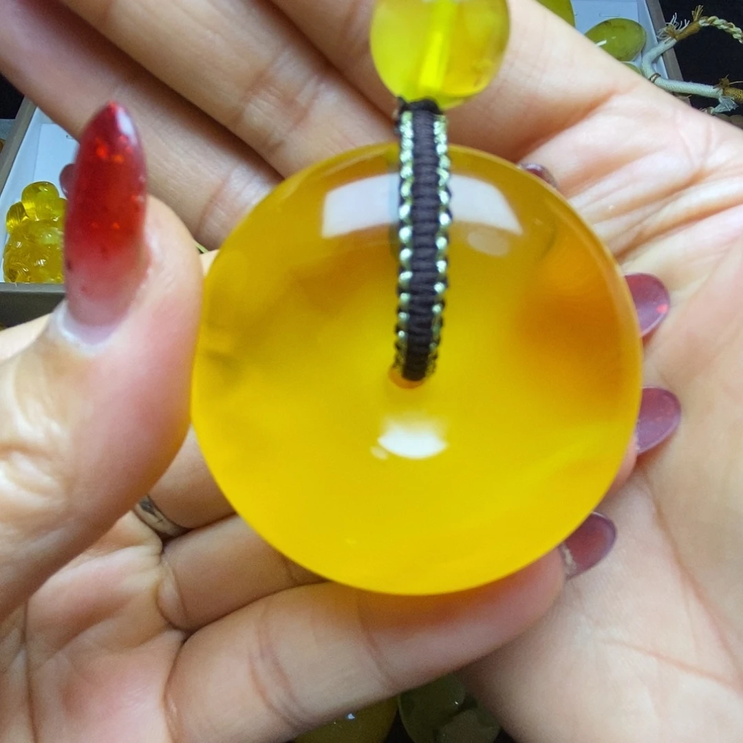 琥珀未镶嵌珠宝奇石31.5克