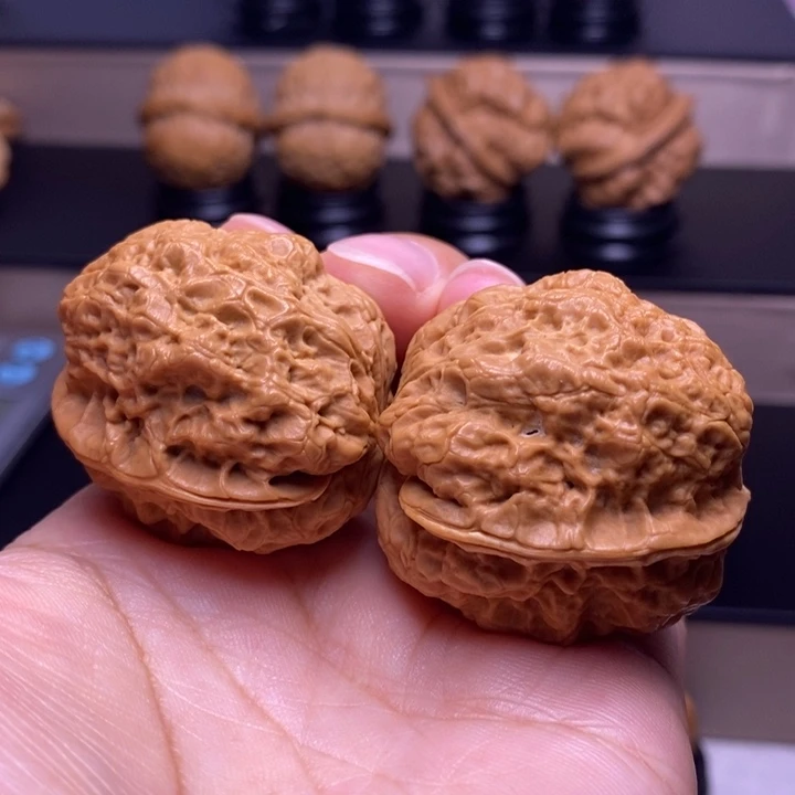 文玩核桃把件麒麟疙瘩包76