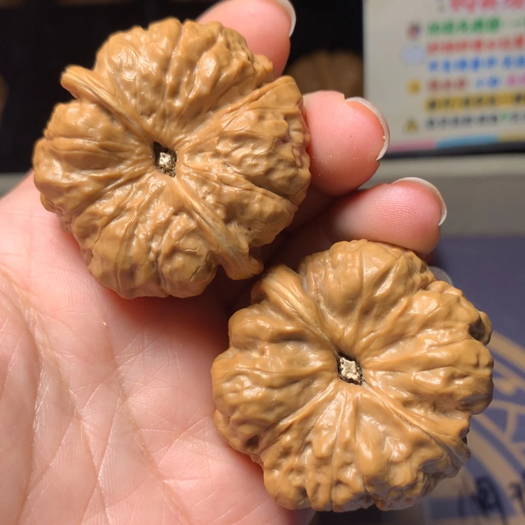 雨***晴吊坠文玩核桃蛤蟆头大42大尺001