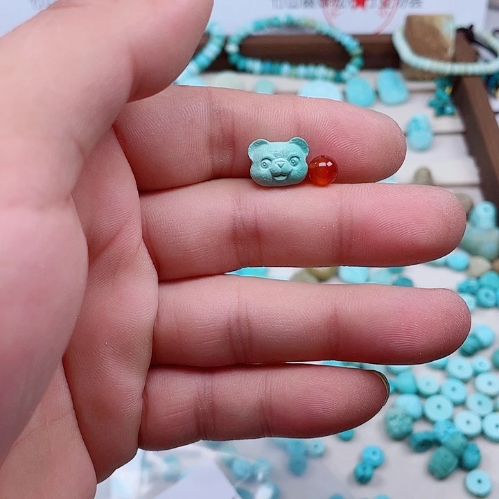 陈***磊南红玛瑙未镶嵌颈饰272