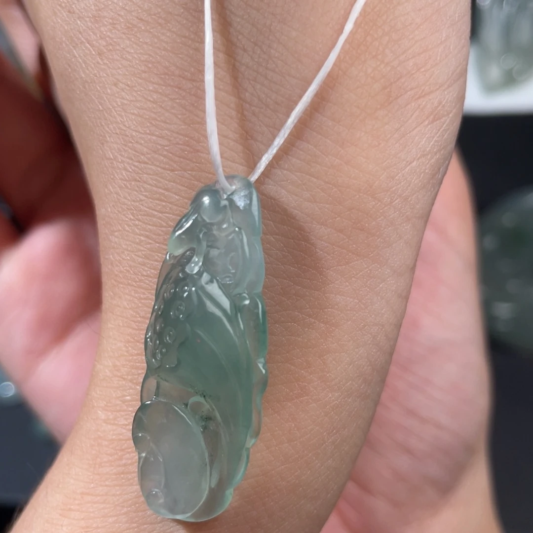 汤***爸吊坠(不含链)未镶嵌翡翠莲藕