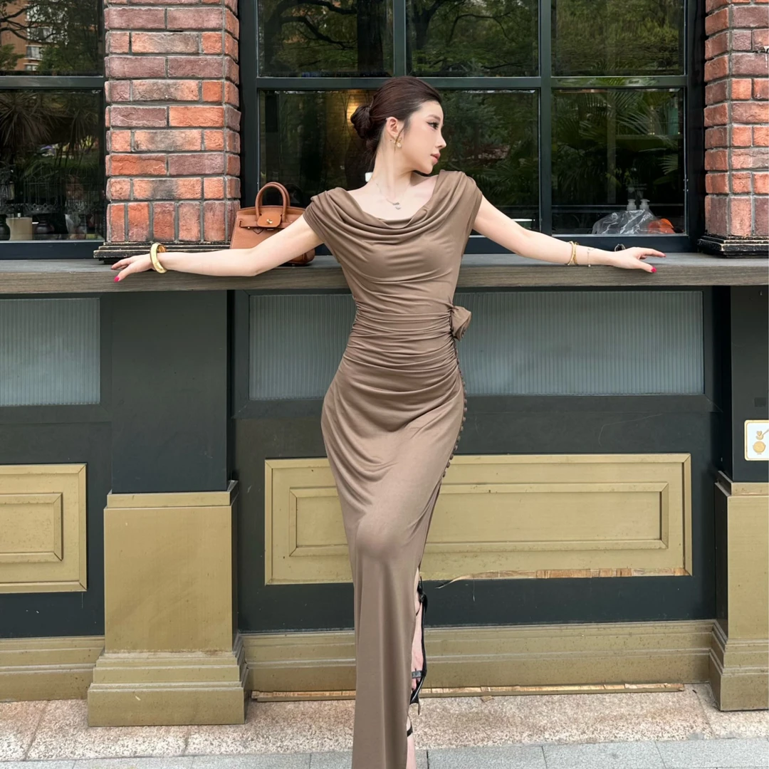 【UU】新款轻奢春夏花朵露肩多穿法设计感连衣裙M169