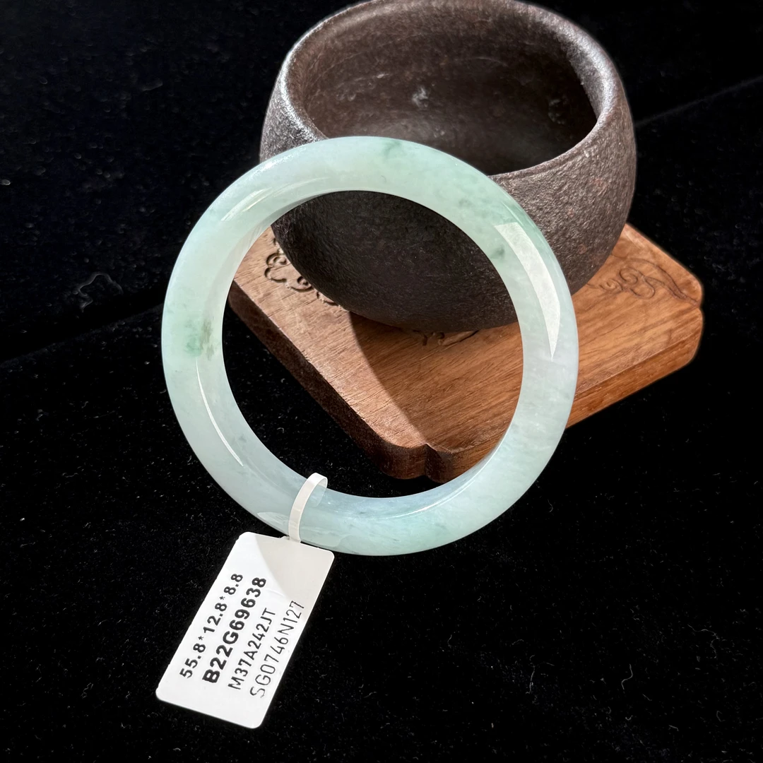 天然翡翠手镯55.8