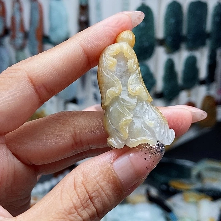 翡翠未镶嵌颈饰翡翠