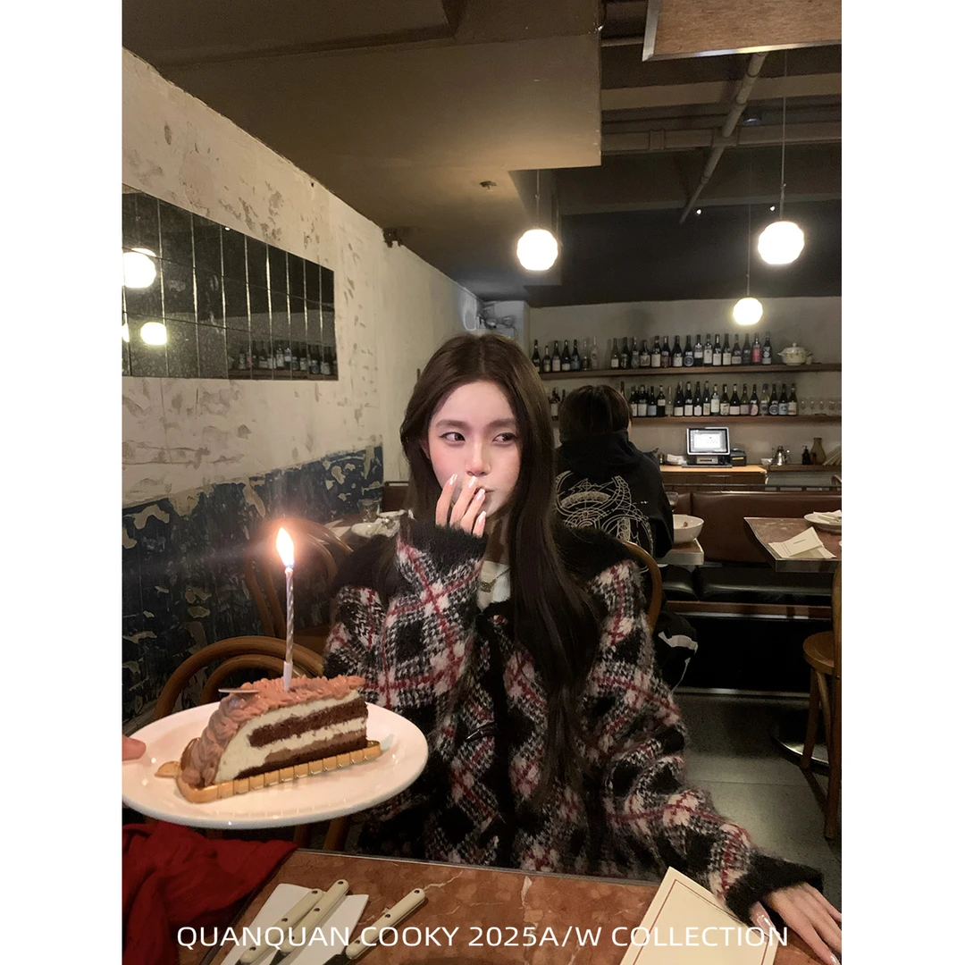 圈圈cooky 悸动定格 圣诞氛围复古菱格纹连帽宽松毛衣开衫L1242M