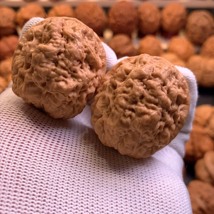 文玩核桃吊坠17………